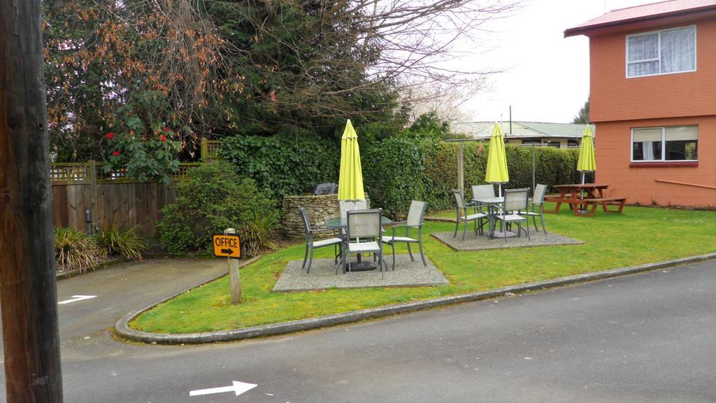 Red Tussock Motel Te Anau Zewnętrze zdjęcie