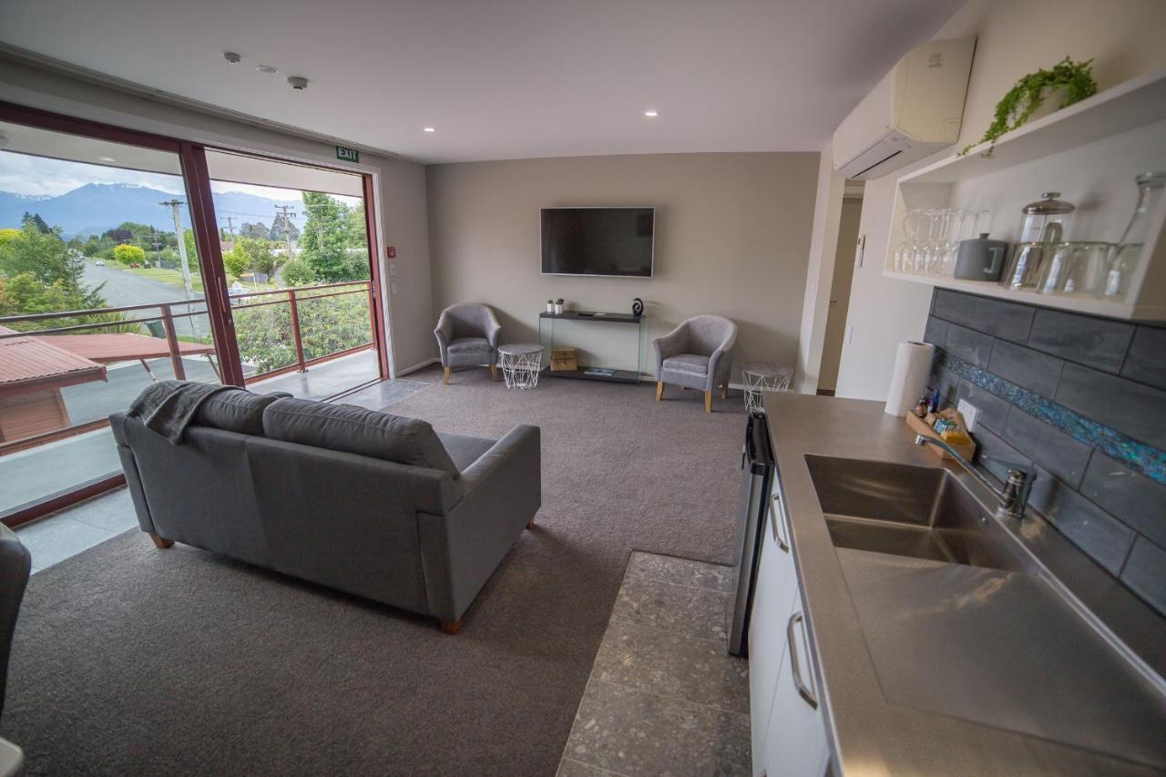 Red Tussock Motel Te Anau Zewnętrze zdjęcie