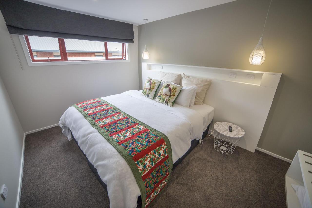Red Tussock Motel Te Anau Zewnętrze zdjęcie