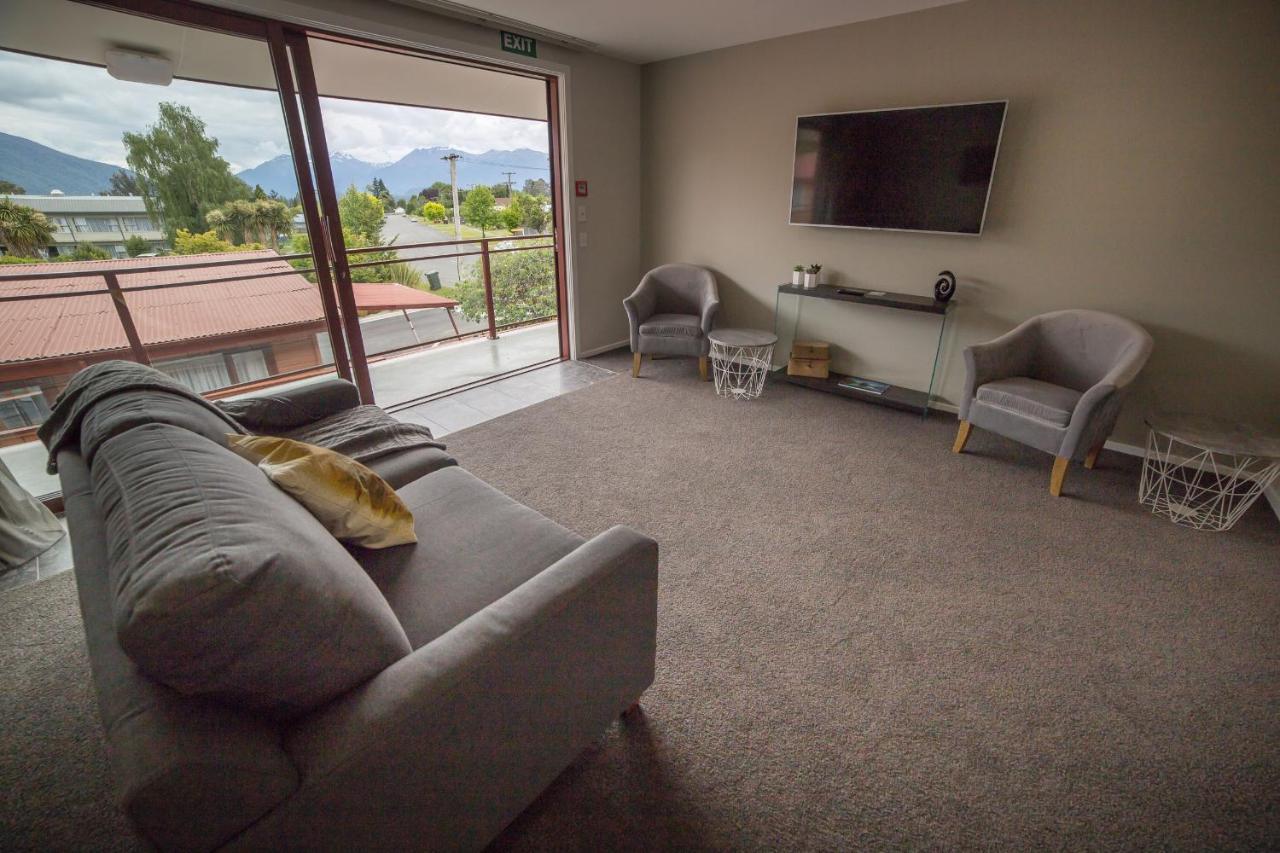 Red Tussock Motel Te Anau Zewnętrze zdjęcie