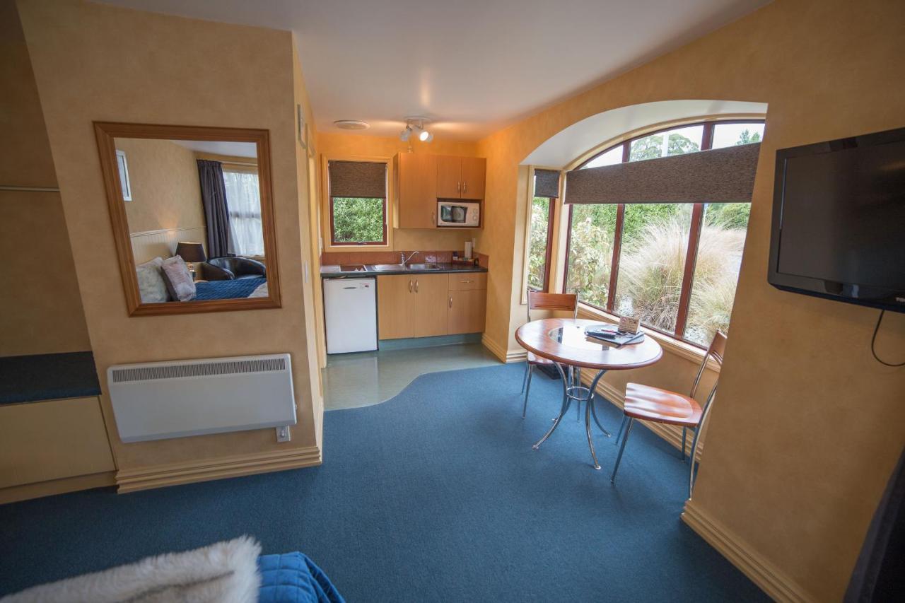 Red Tussock Motel Te Anau Zewnętrze zdjęcie