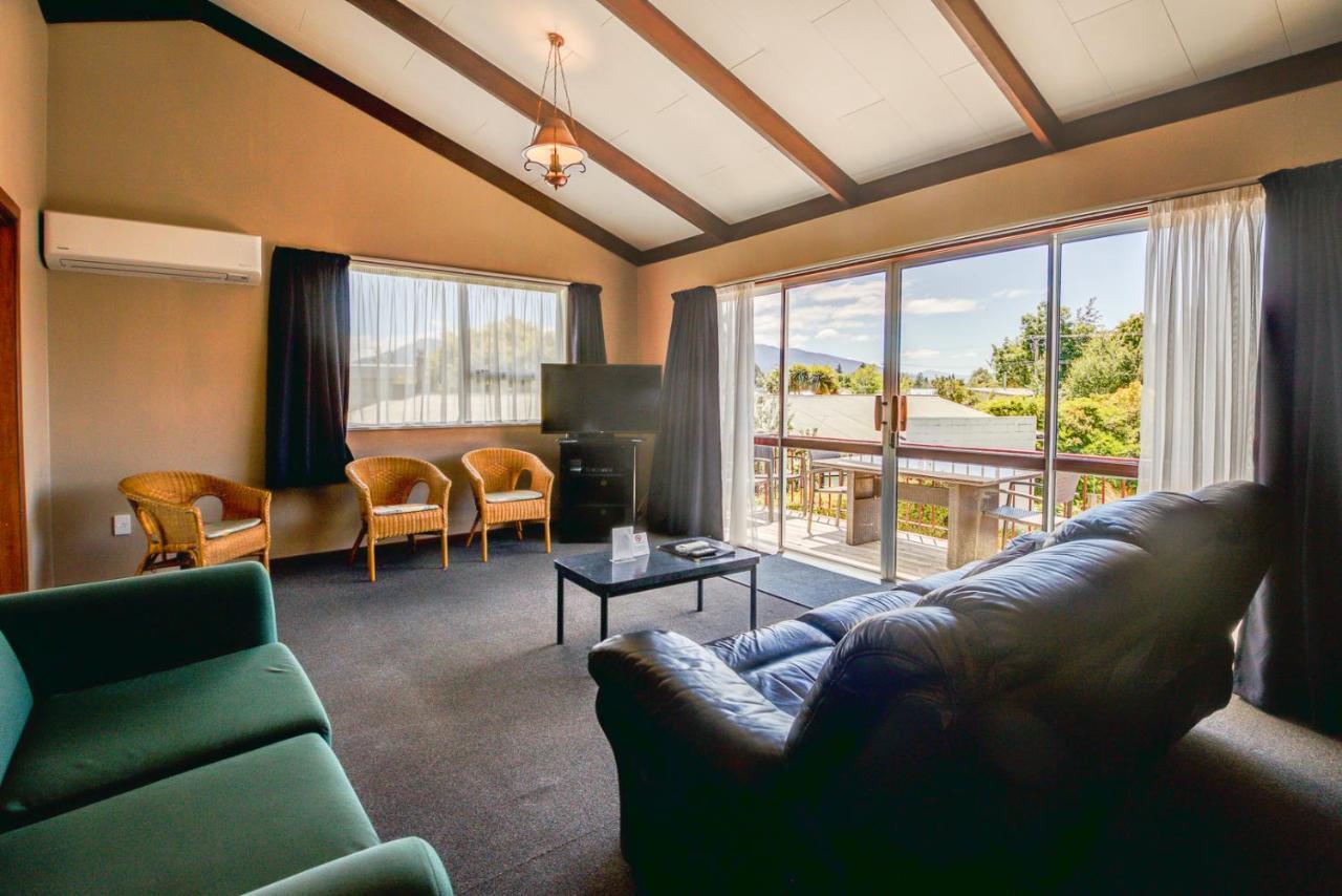 Red Tussock Motel Te Anau Zewnętrze zdjęcie