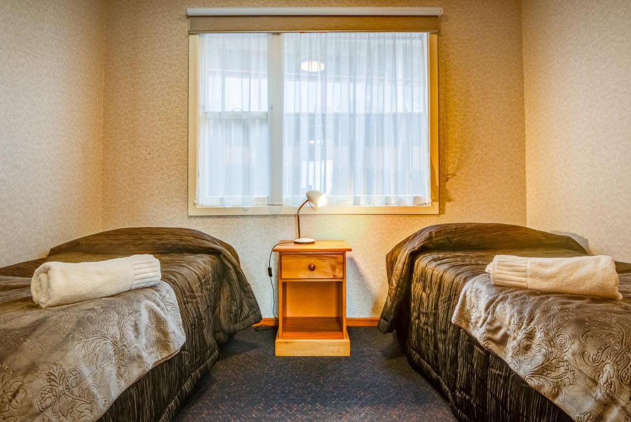 Red Tussock Motel Te Anau Zewnętrze zdjęcie